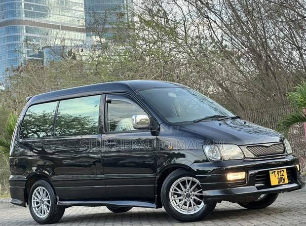 Toyota Noah 2001 Black