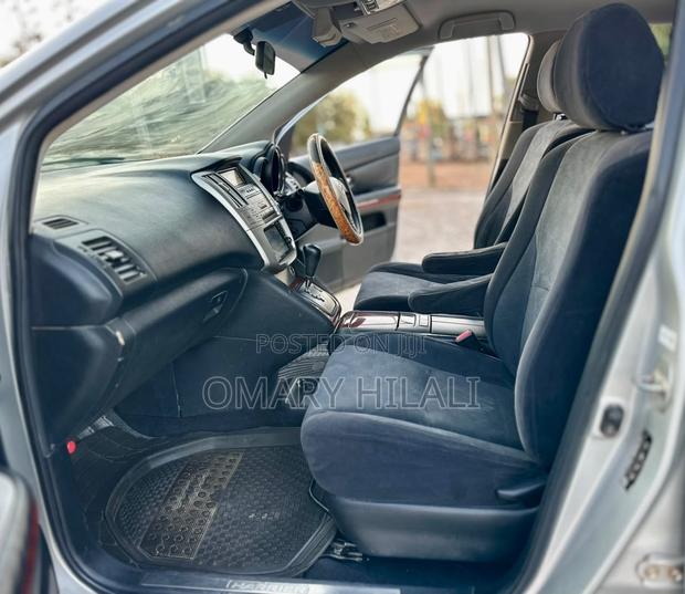 Toyota Harrier 2005 Silver