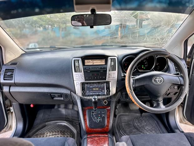 Toyota Harrier 2005 Silver