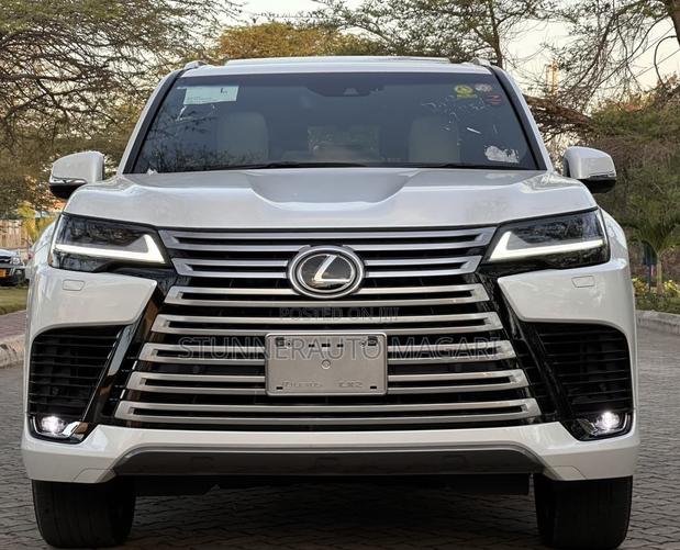 Lexus LX 2025 White