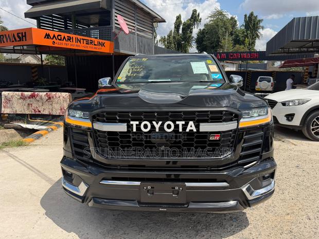 Toyota Land Cruiser 2023 Black