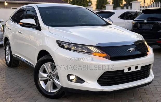 Toyota Harrier 2.0 2016 Pearl