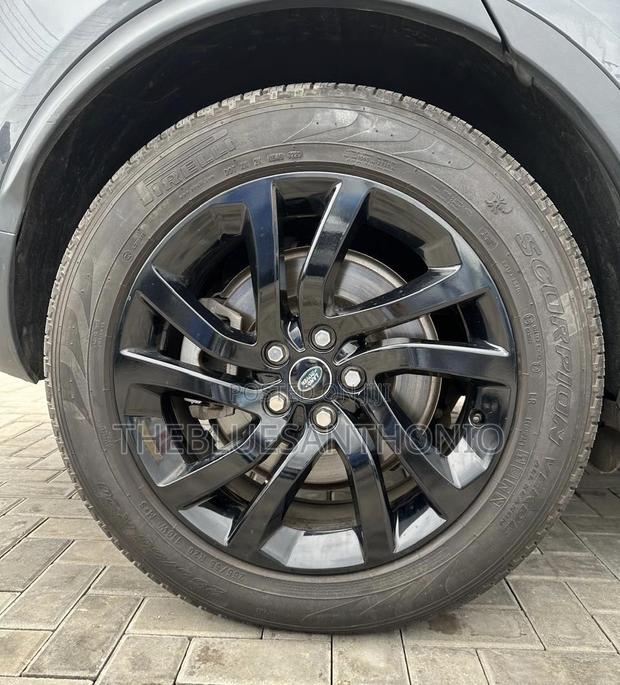 Land Rover Discovery 2020 Gray