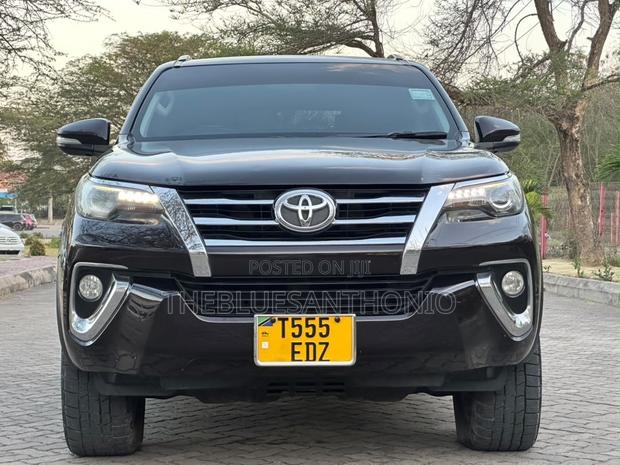 Toyota Fortuner 2017 Black