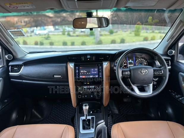 Toyota Fortuner 2017 Black