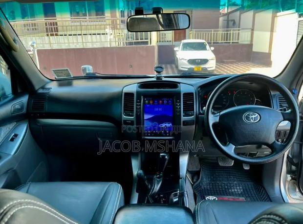Toyota Land Cruiser Prado 2006 White