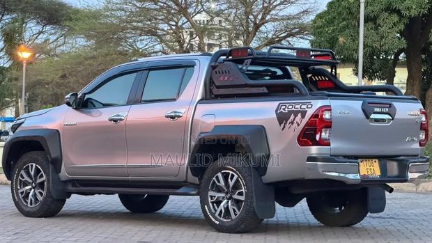 Toyota Hilux 2020 Silver