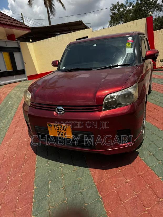 Toyota Corolla Rumion Hatchback 1.5 FWD 2010 Maroon