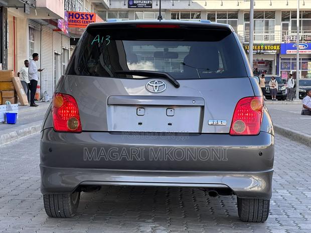 Toyota IST 2005 Gray