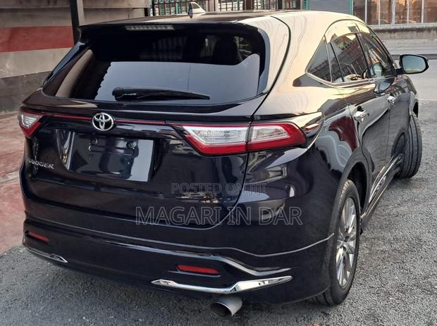 Toyota Harrier 2017
