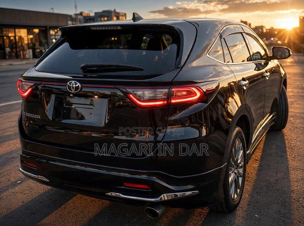 Toyota Harrier 2017