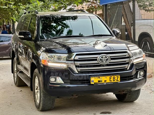 Toyota Land Cruiser 2017 Black