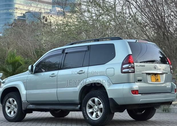 Toyota Land Cruiser Prado 2007 Silver