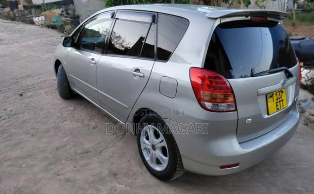 Toyota Corolla Spacio 2006 Gold