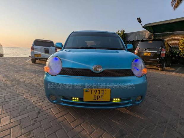 Toyota Sienta 2005 Blue