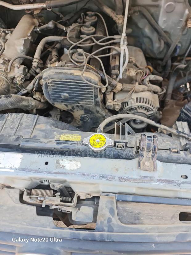Toyota Noah 2001 Silver