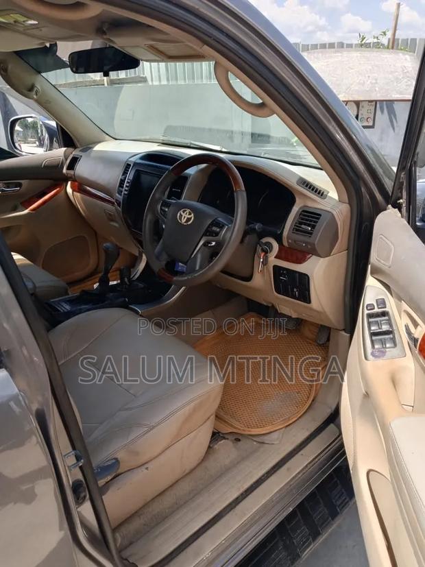 Toyota Land Cruiser Prado 2005 Gray