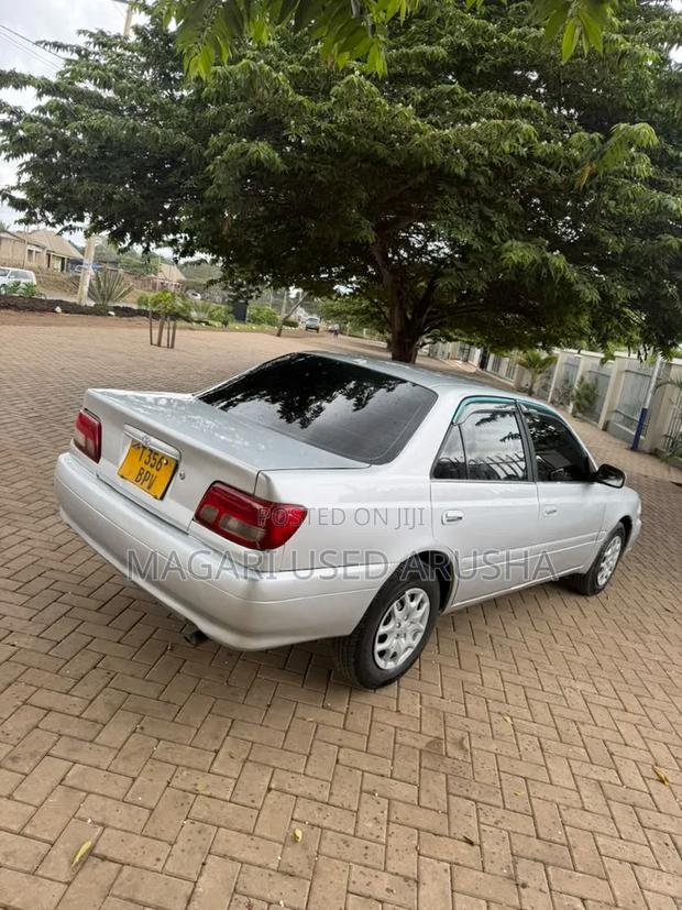 Toyota Carina 2000 Silver