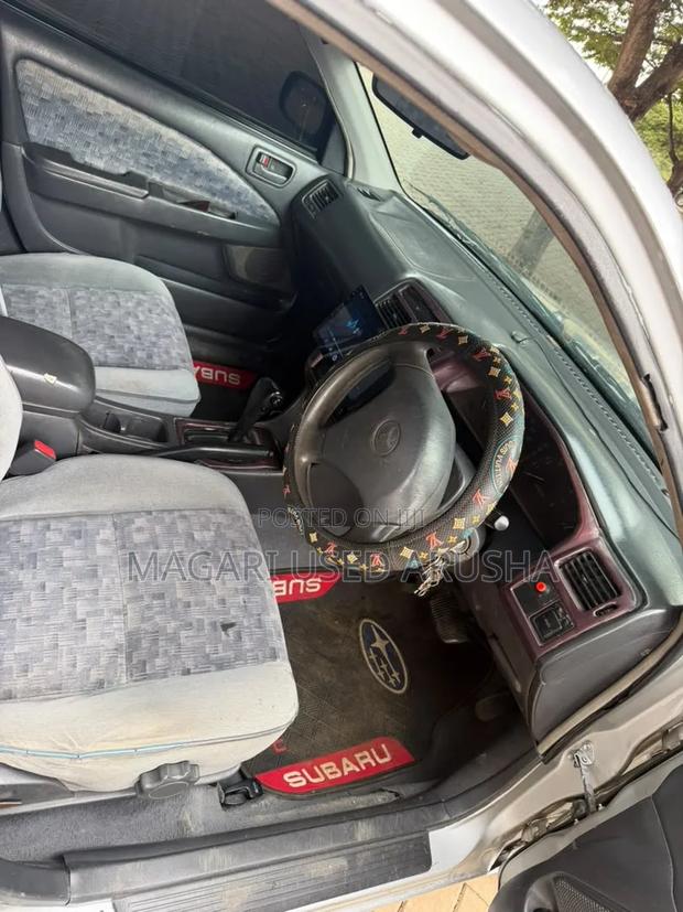 Toyota Carina 2000 Silver