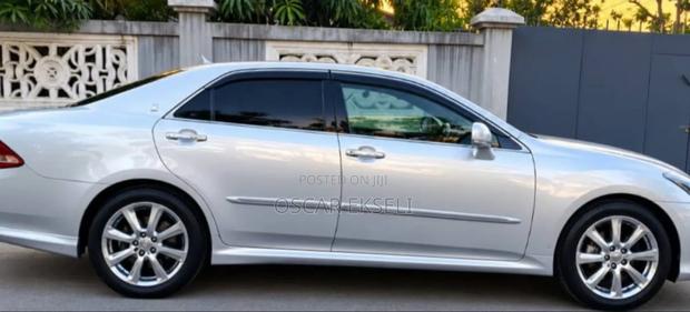 Toyota Crown 2009 Silver