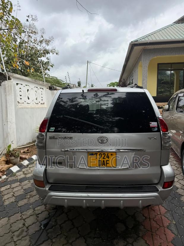 Toyota Land Cruiser Prado 2005 Silver