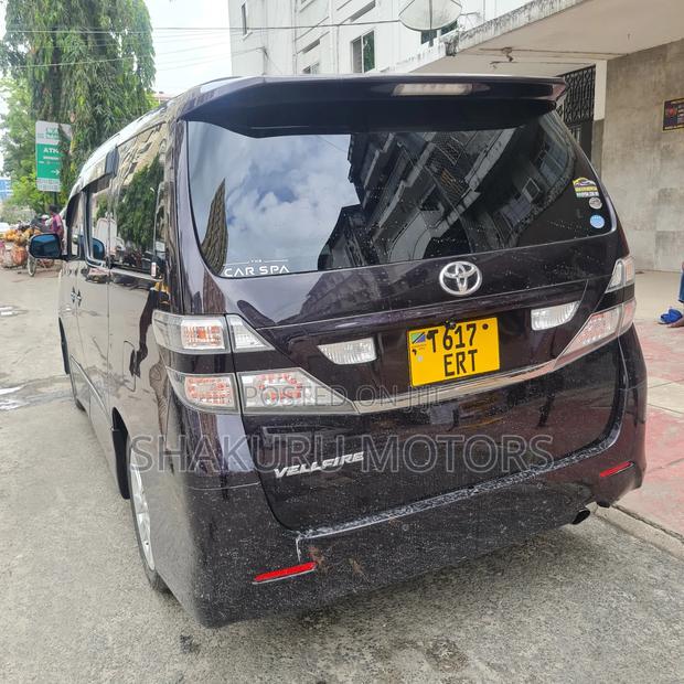 Toyota Alphard 2009 Purple