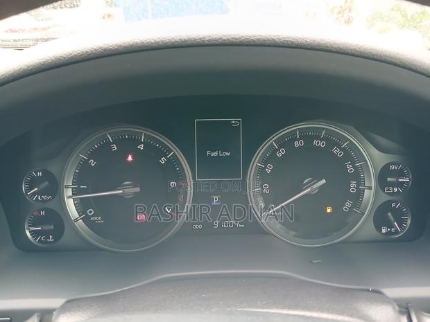 Toyota Land Cruiser 4.6 V8 AX 2016 White