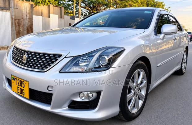 Toyota Crown 2009 Silver