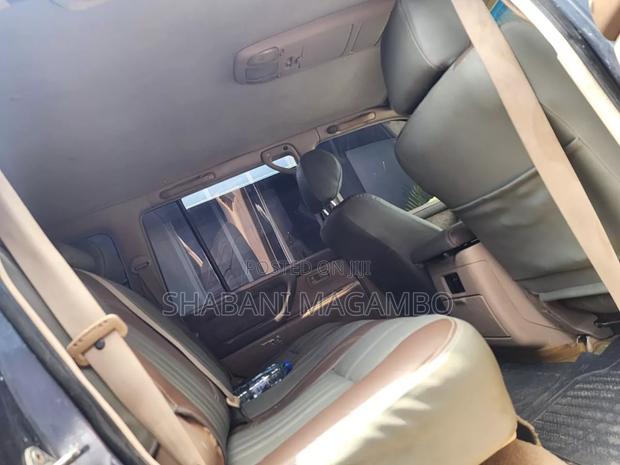 Toyota Land Cruiser 2002 Gray