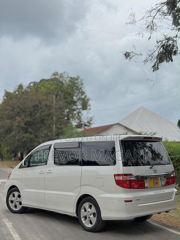 Toyota Alphard 2005 White