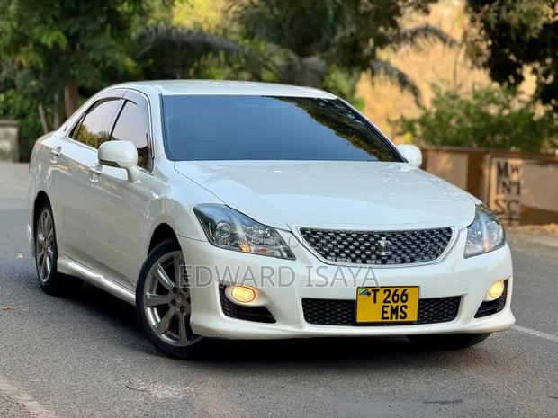 Toyota Crown 2008 White