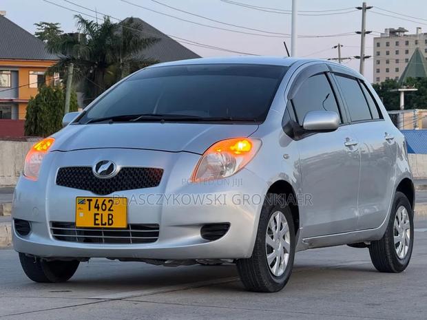Toyota Vitz 1.0 FWD 5dr 2005 Silver