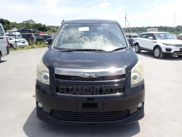 Toyota Noah 2008 Black