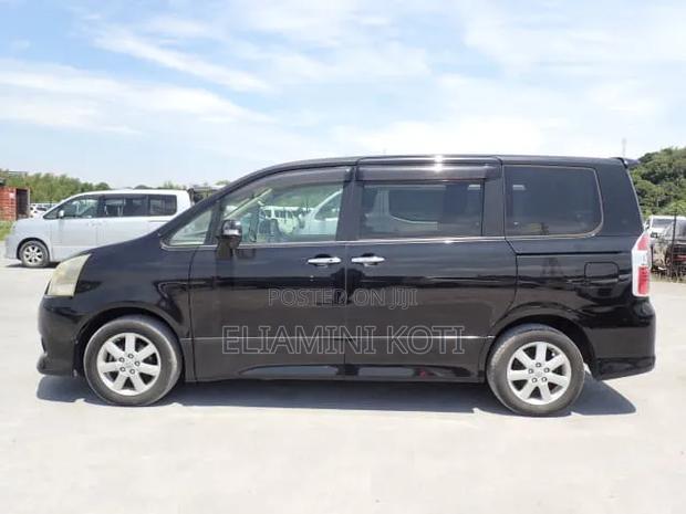Toyota Noah 2008 Black