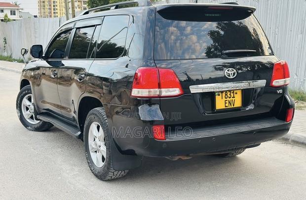 Toyota Land Cruiser 4.5 V8 GXR 2010 Black