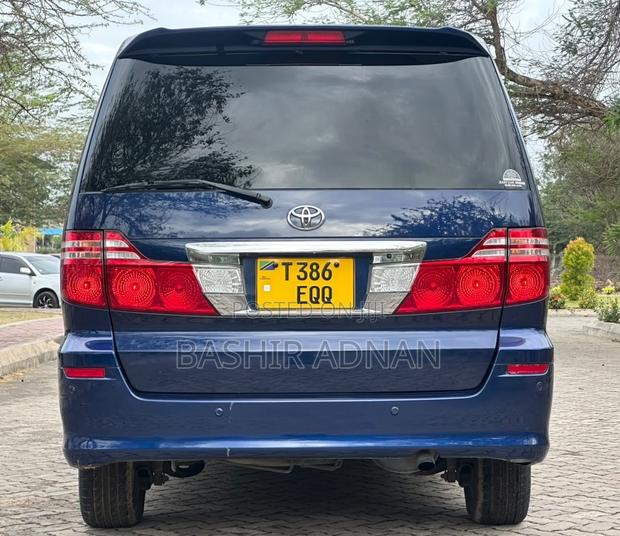 Toyota Alphard 2.4 Petrol FWD 2006 Blue