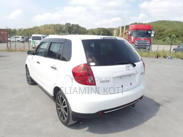 Mazda Verisa 2009 White