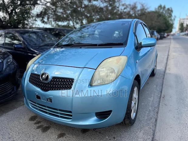Toyota Vitz 2005 Blue