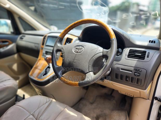 Toyota Alphard 2006 White