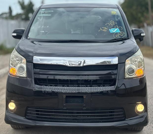 Toyota Noah 2009 Black