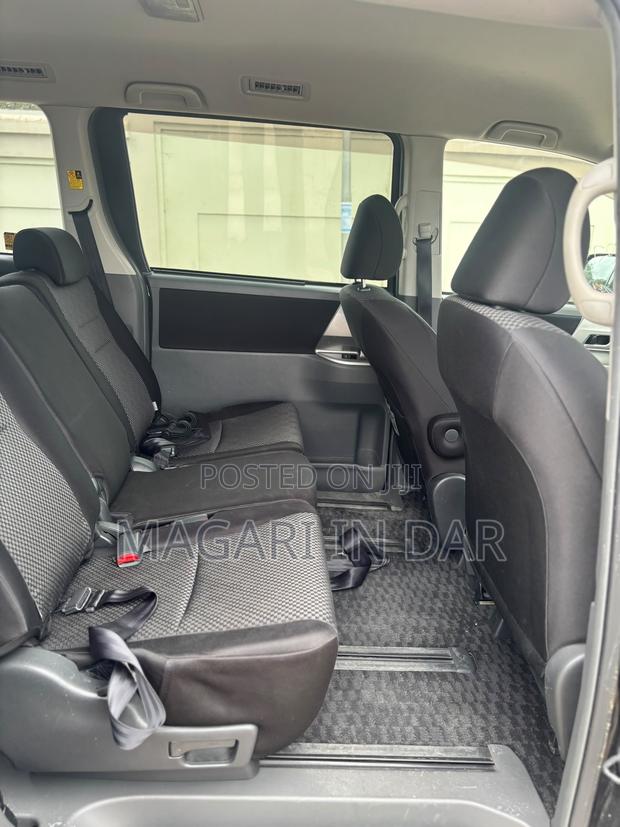 Toyota Noah 2009 Black