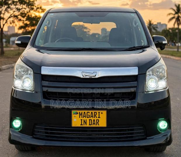 Toyota Noah 2009 Black