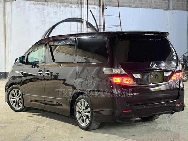 Toyota Vellfire 2010 Black