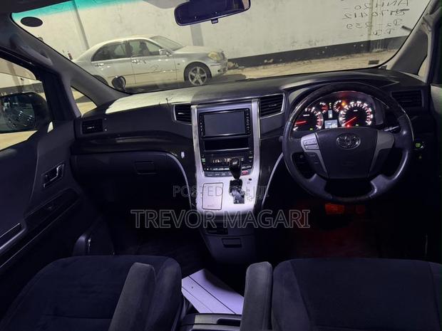 Toyota Vellfire 2010 Black