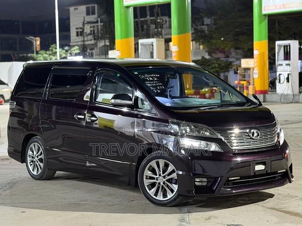 Toyota Vellfire 2010 Black