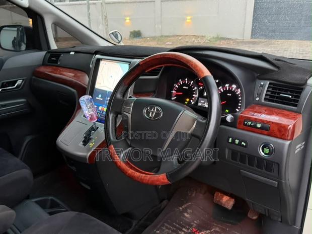 Toyota Alphard 2011 White