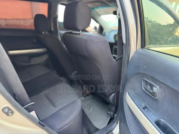 Toyota IST 2005 Gold