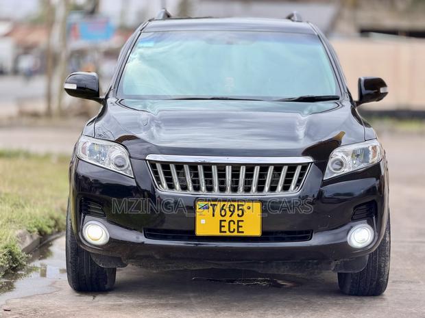 Toyota Vanguard 2010 Black