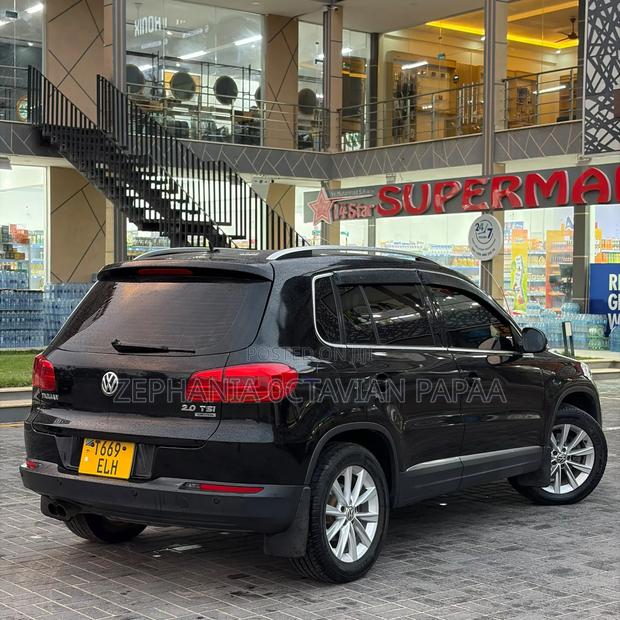 Volkswagen Tiguan 2011 Black