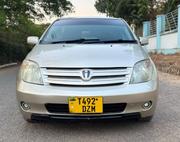 Toyota IST 2005 Beige for sale